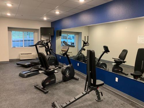 microtel inn and suites by wyndham woodland park