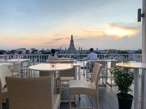 arun riverside bangkok