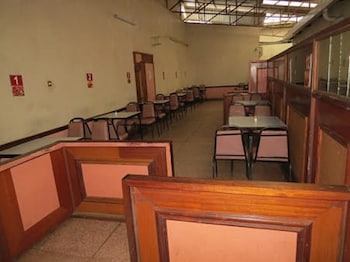 kings meat world hotel