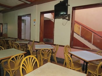 Kings Meat World Hotel,Commercial Street Karatina,3.5 star