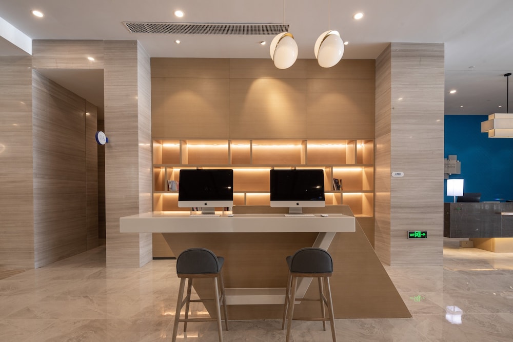 holiday inn express kaifeng city center an ihg hotel