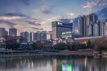 holiday inn express kaifeng city center an ihg hotel