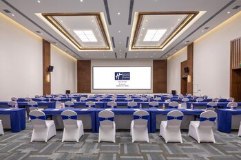 holiday inn express kaifeng city center an ihg hotel