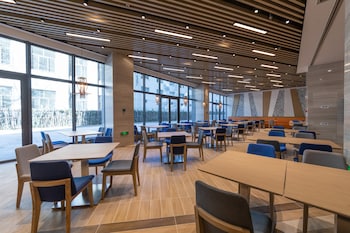 holiday inn express kaifeng city center an ihg hotel