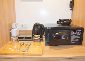 Commander Suites De Boracay,Boracay Island>>Boracay,3.5 star