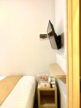 front one cabin sunter