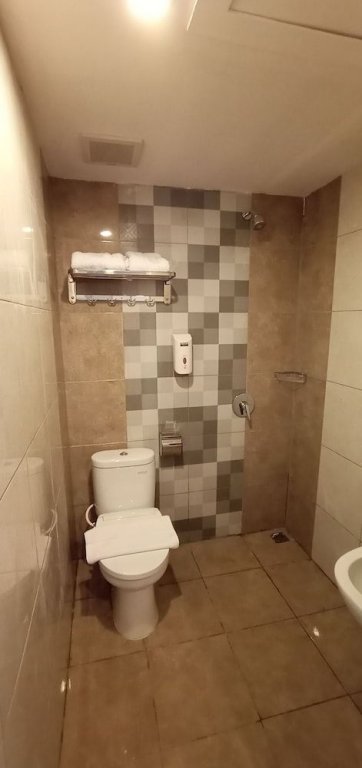 front one boutique tugu muda semarang