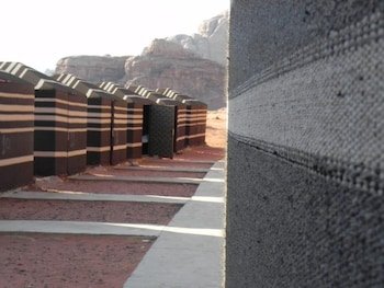 explore wadi rum camp