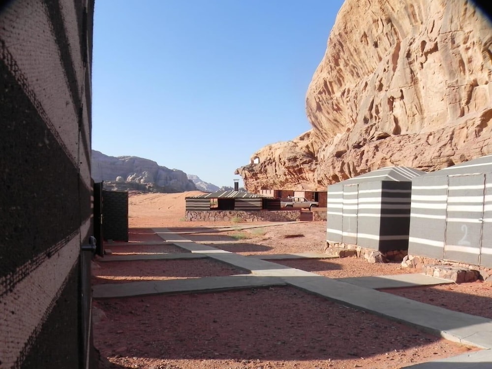 explore wadi rum camp