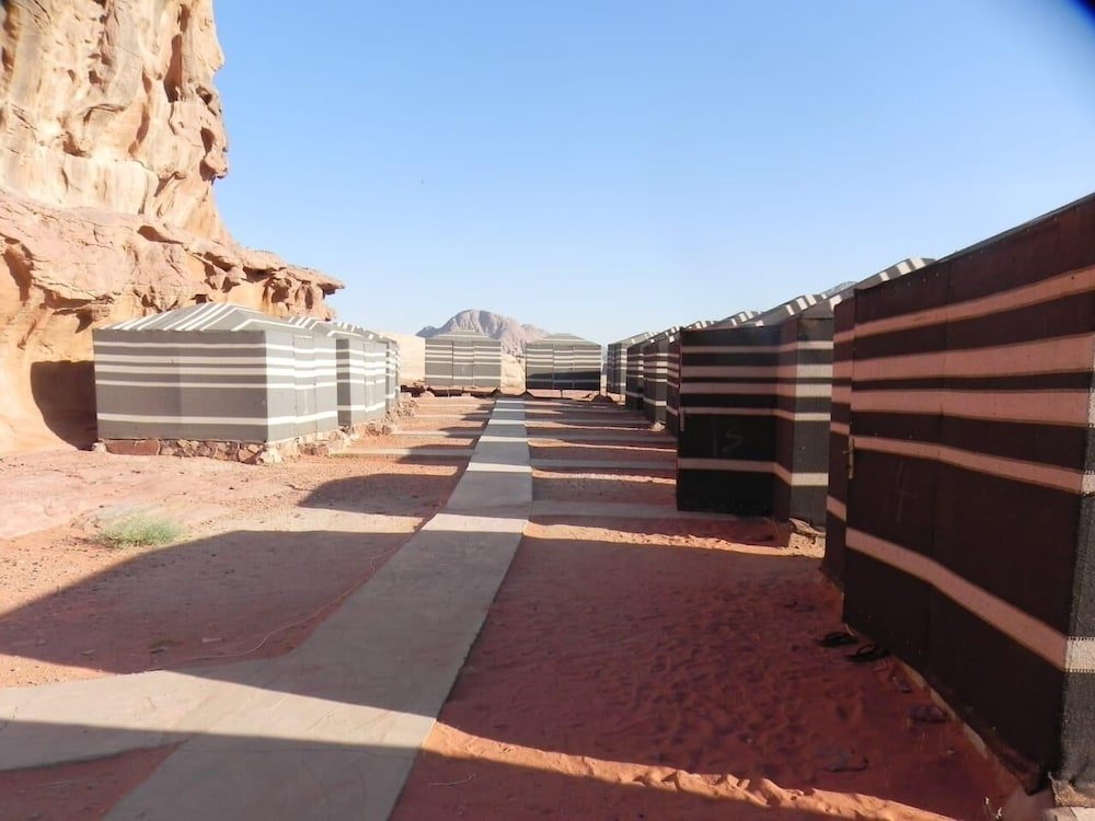 explore wadi rum camp