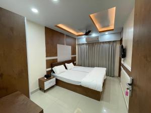 Hotel Nandan Inn,Shaheed Road Chowk Gaya 823001,2 star