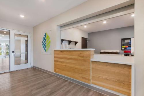 woodspring suites tamarac