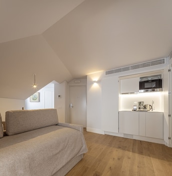 lisbon serviced apartments madalena