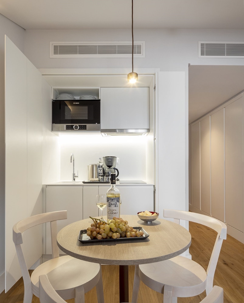 lisbon serviced apartments madalena