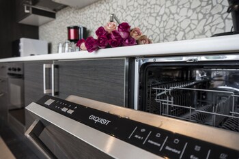 the queen luxury apartments villa fiorita