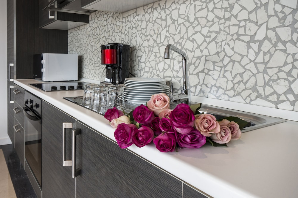 the queen luxury apartments villa fiorita