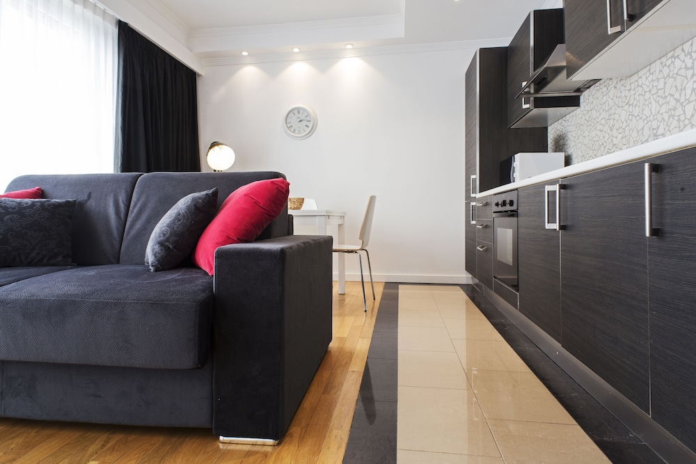 the queen luxury apartments villa fiorita