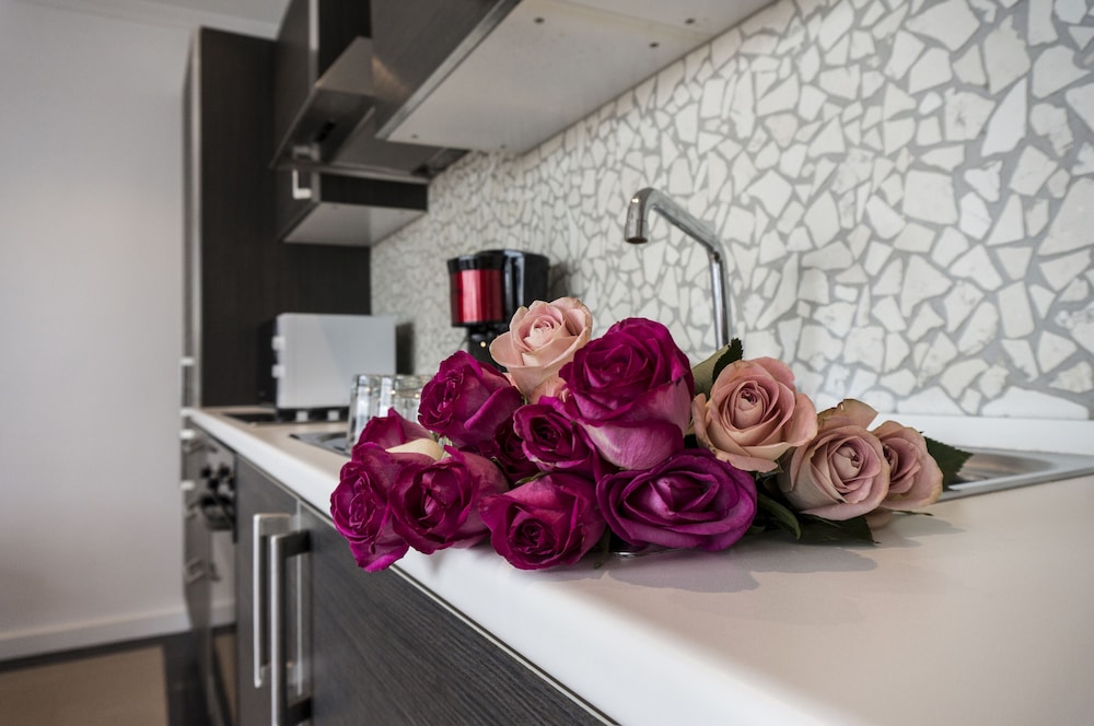 the queen luxury apartments villa fiorita