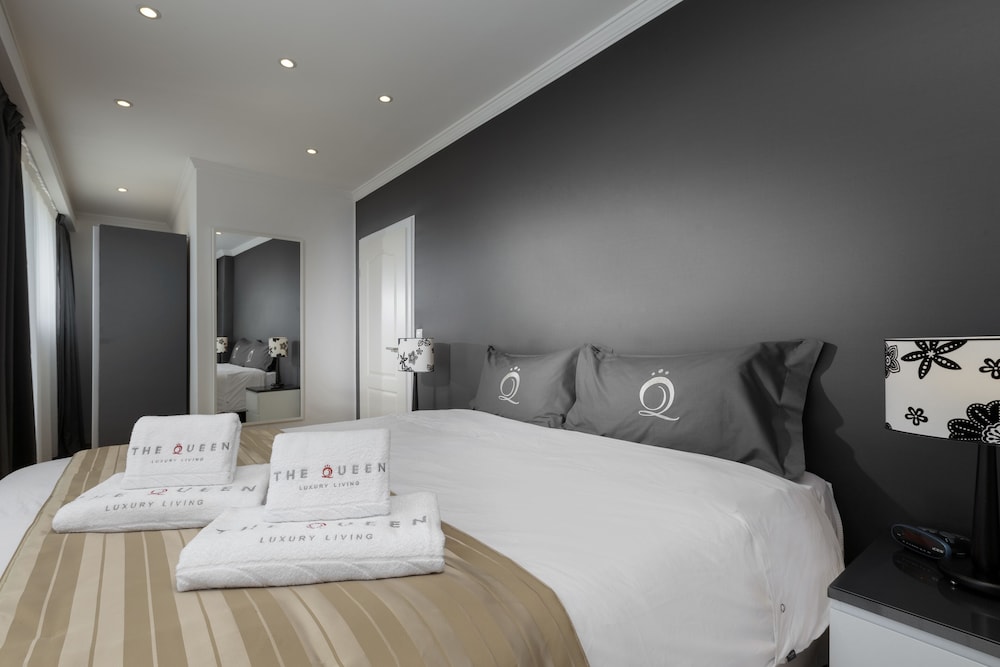 the queen luxury apartments villa fiorita