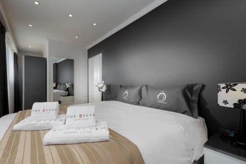 the queen luxury apartments villa fiorita