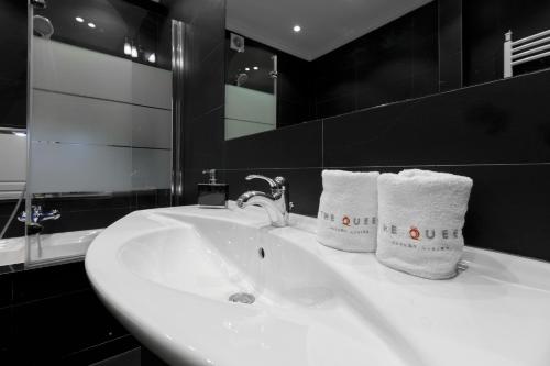 the queen luxury apartments villa fiorita