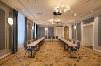 hotel saski krakow curio collection by hilton