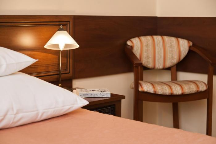 hotel saski krakow curio collection by hilton