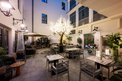 hotel saski krakow curio collection by hilton