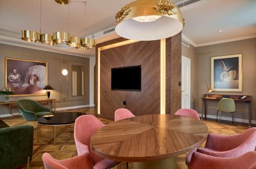 hotel saski krakow curio collection by hilton