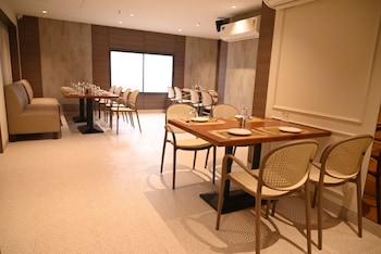 Hotel Bagla Atithi Banaras,D-38/139-140 Hauzkatora Opposite Spice Kcm Varanasi 221001,3 star