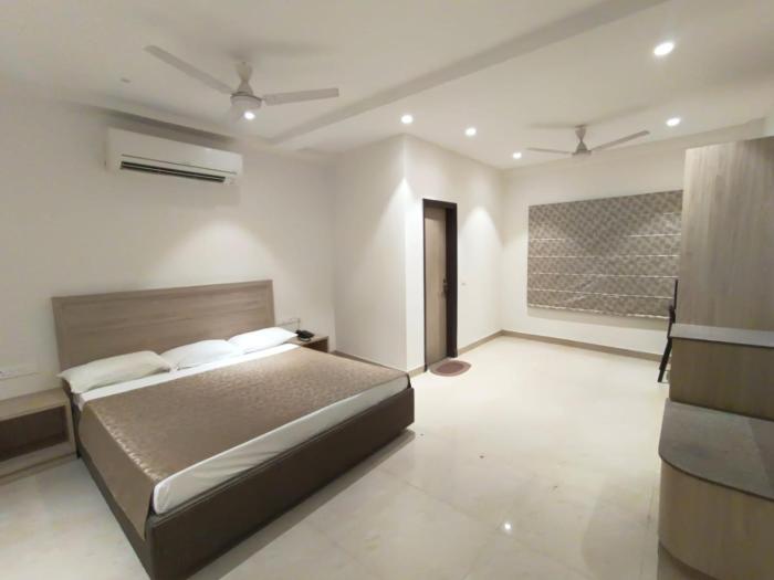 hotel bagla atithi banaras