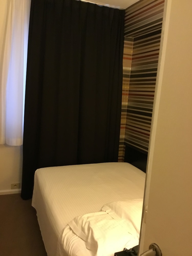 Queen Anne Hotel,Sainte-Catherine>>Brussels,3 star