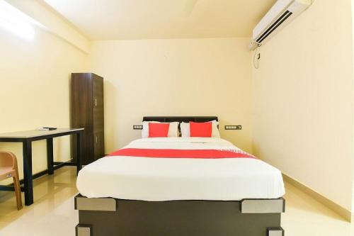 Oyo 82484 Vr Lodge,Kayamkulam - Pathanapuram Road Para Nooranad 690571 Alappuzha,3 star