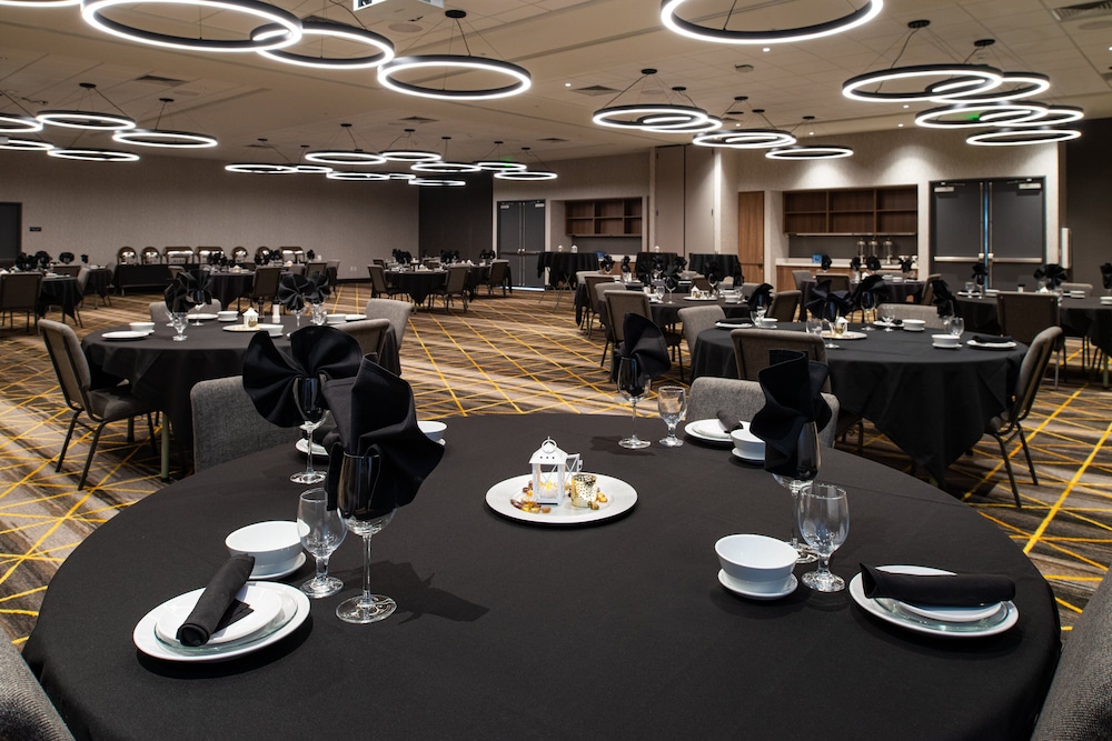 holiday inn and suites idaho falls an ihg hotel