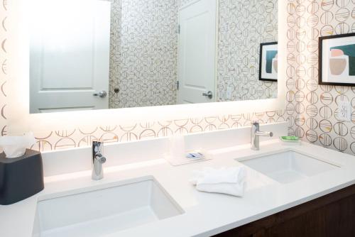 holiday inn and suites idaho falls an ihg hotel