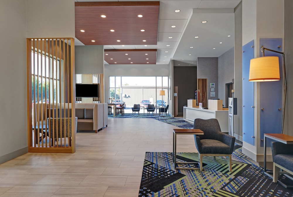 holiday inn express kingston west an ihg hotel