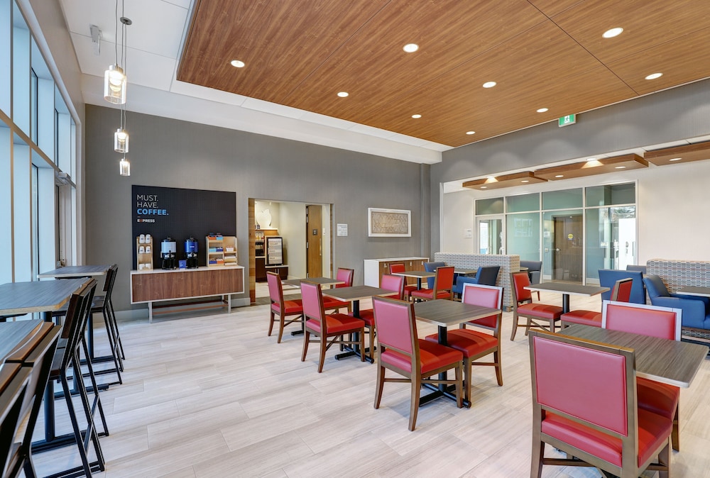 holiday inn express kingston west an ihg hotel