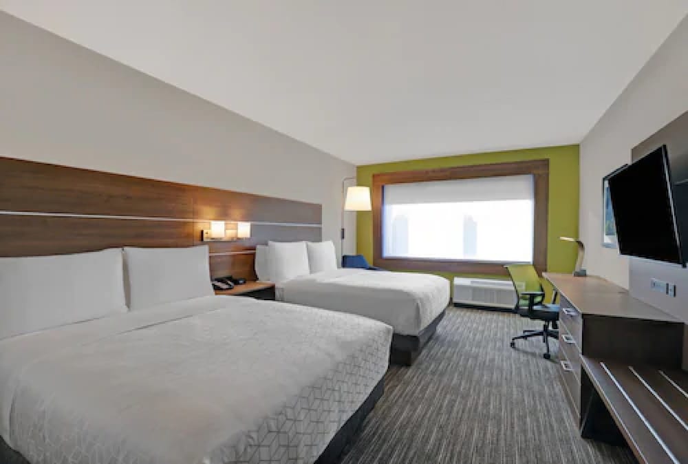holiday inn express kingston west an ihg hotel