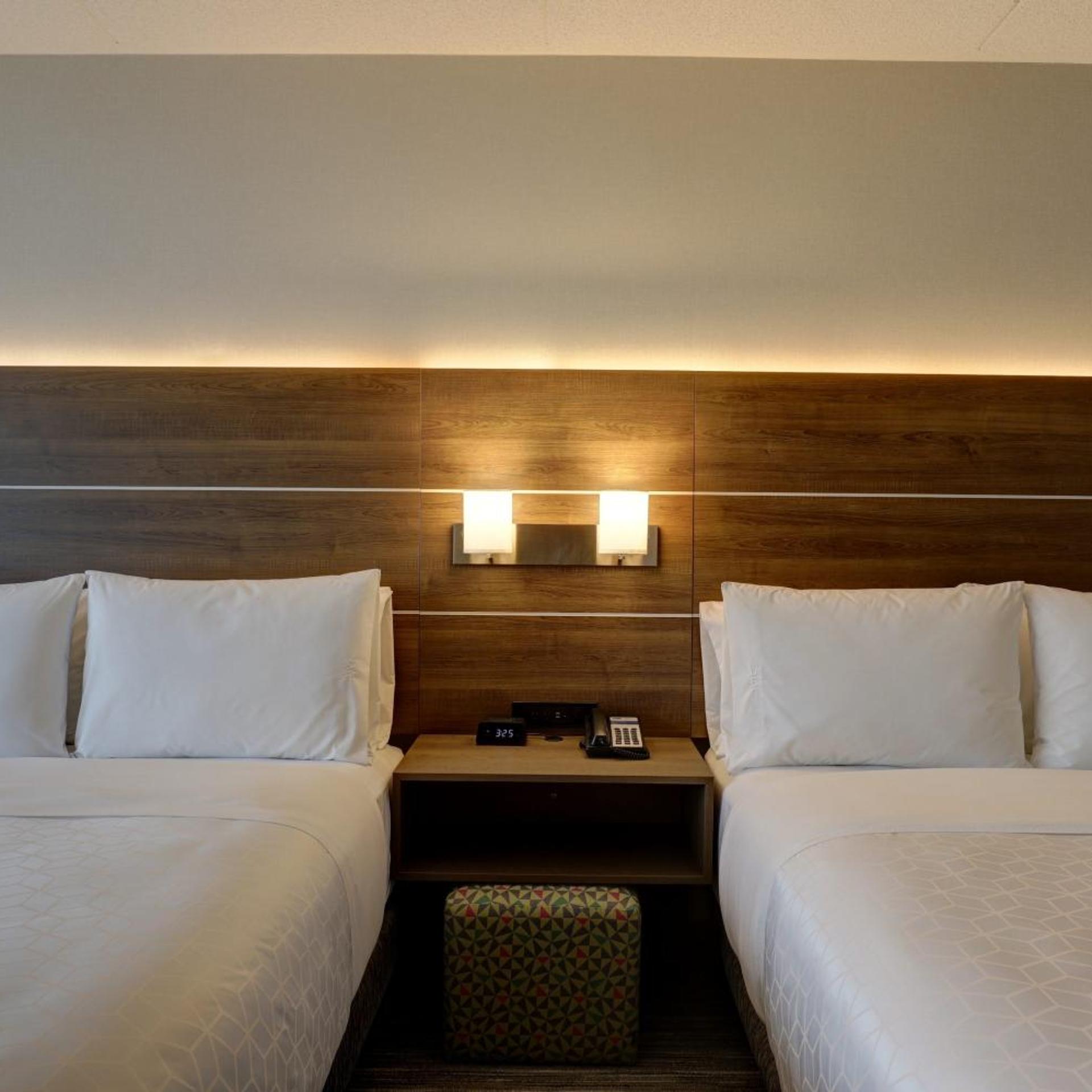 holiday inn express kingston west an ihg hotel