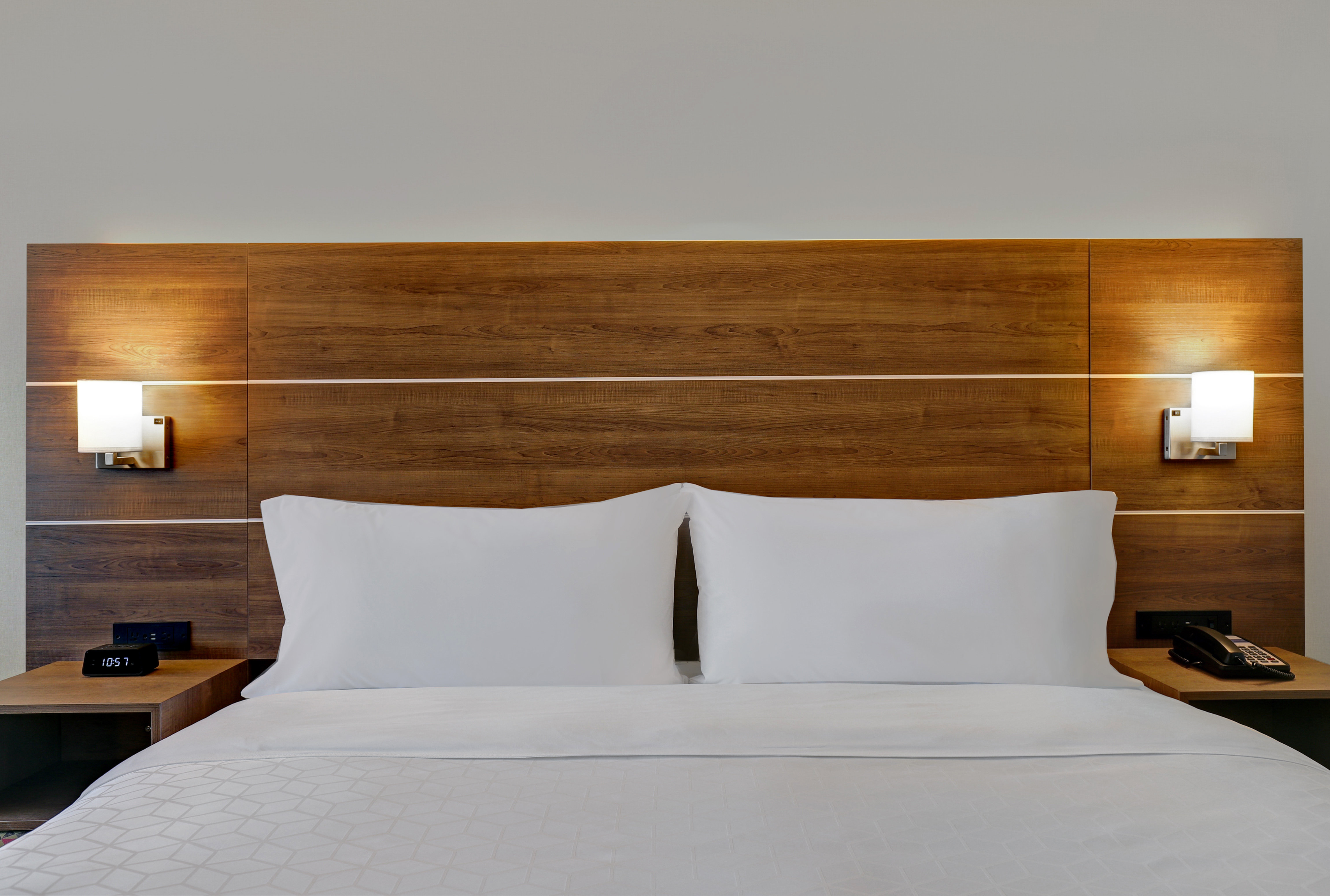 holiday inn express kingston west an ihg hotel