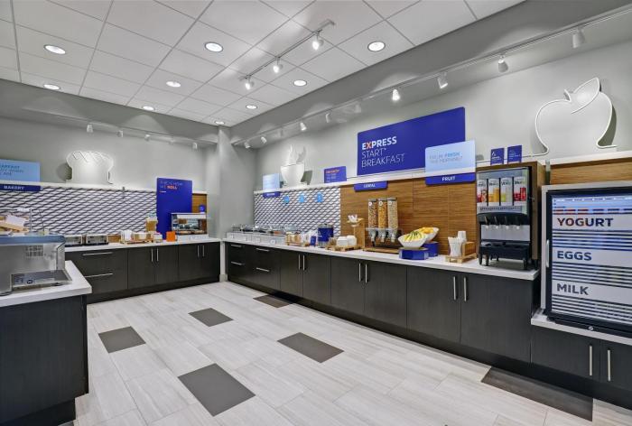 holiday inn express kingston west an ihg hotel