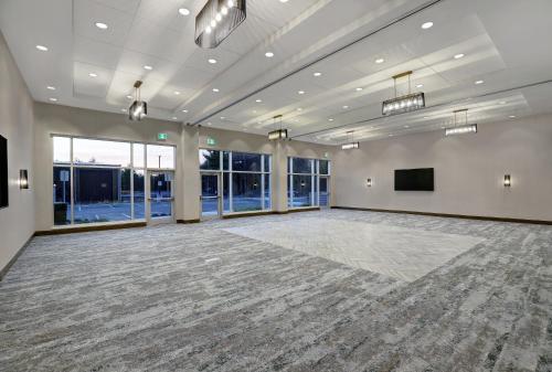 holiday inn express kingston west an ihg hotel