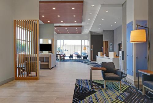 holiday inn express kingston west an ihg hotel