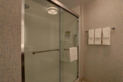 holiday inn express kingston west an ihg hotel