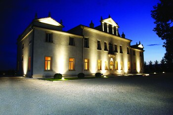 villa cornaro tourist suites