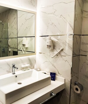 sarar otel kizilcikli