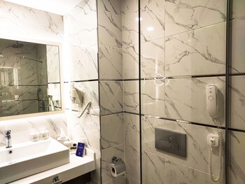 sarar otel kizilcikli