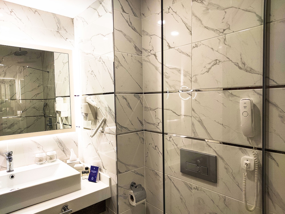 sarar otel kizilcikli