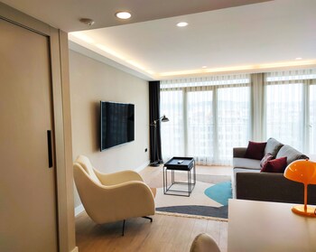 sarar otel kizilcikli