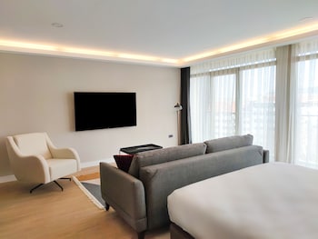 sarar otel kizilcikli
